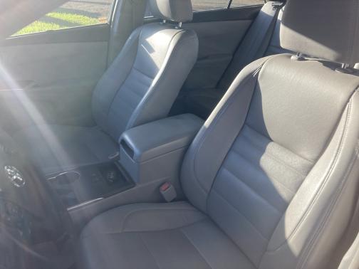 2016 Toyota Camry Hybrid LE