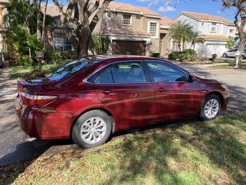 2016 Toyota Camry Hybrid LE