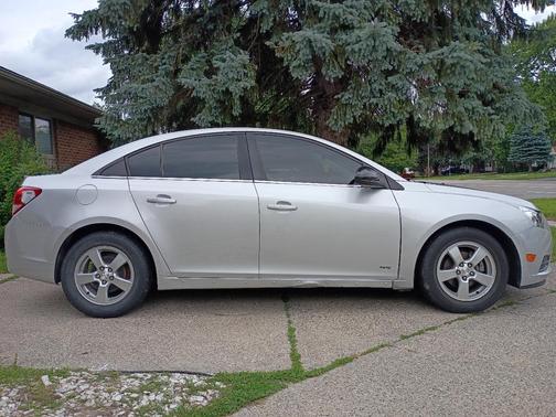 Silver 2015 Chevrolet Cruze 1LT