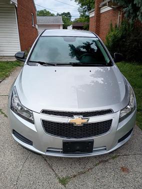 Silver 2015 Chevrolet Cruze 1LT