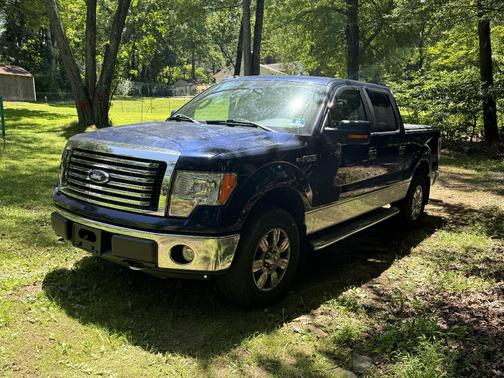Blue 2010 Ford F-150 XLT SuperCrew