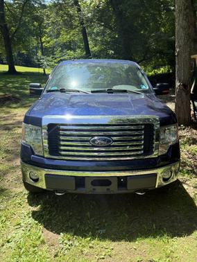 Blue 2010 Ford F-150 XLT SuperCrew