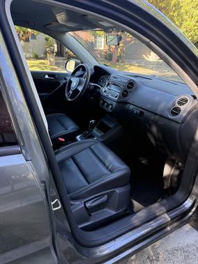 2012 Volkswagen Tiguan LE