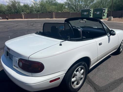 White 1992 Mazda MX-5 Miata Base