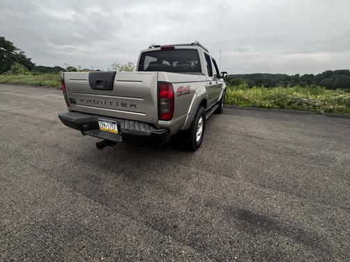 2001 Nissan Frontier SE Crew Cab