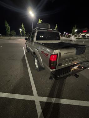 2001 Nissan Frontier SE Crew Cab