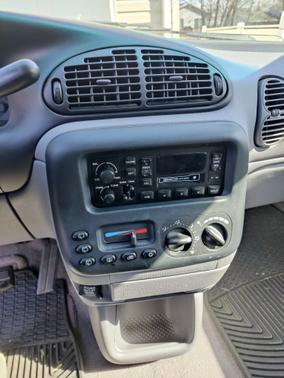 1997 Dodge Caravan SE