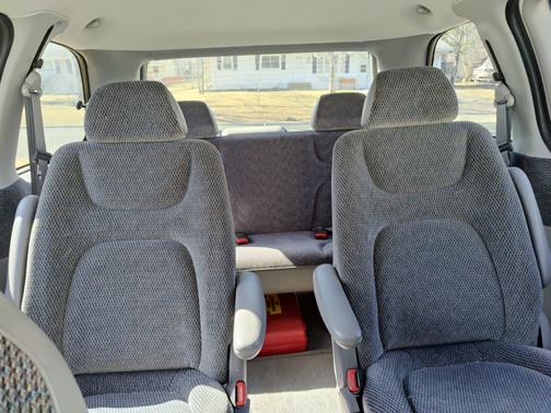 1997 Dodge Caravan SE