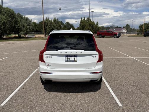 White 2017 Volvo XC90 Hybrid T8 Inscription
