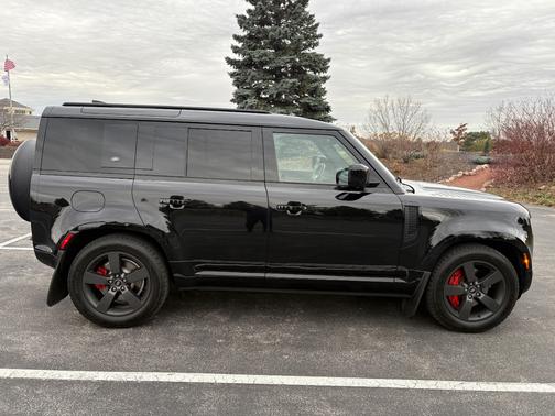 2023 Land Rover Defender X-Dynamic SE