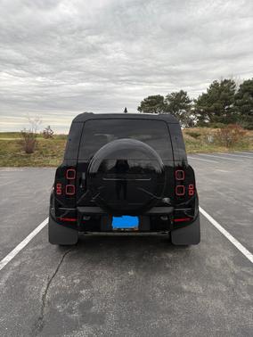 2023 Land Rover Defender X-Dynamic SE