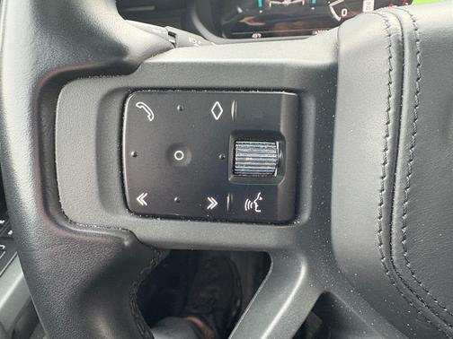 2023 Land Rover Defender X-Dynamic SE