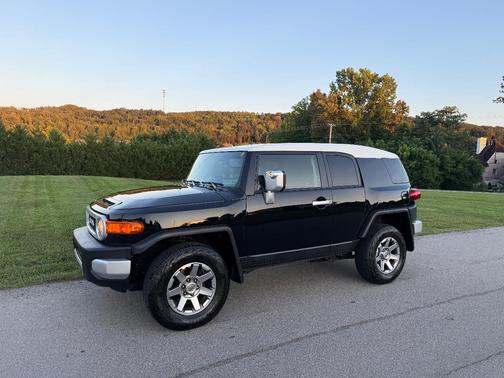 Black 2014 Toyota FJ Cruiser Base