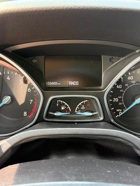 Gray 2015 Ford Focus SE