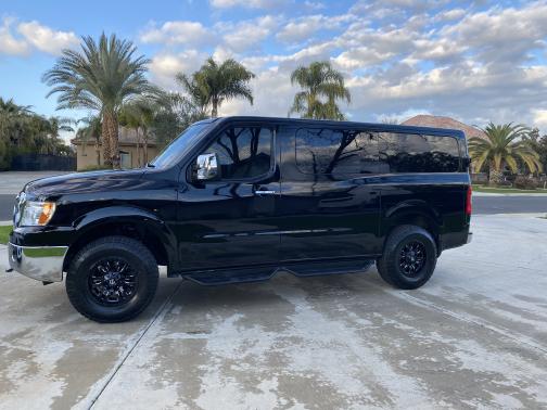 Photo 2 of 14 of 2020 Nissan NV Passenger NV3500 HD SL V8