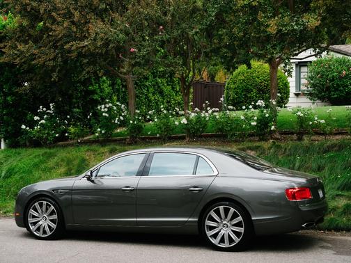2014 Bentley Flying Spur Base