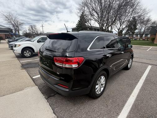 Black 2016 Kia Sorento LX