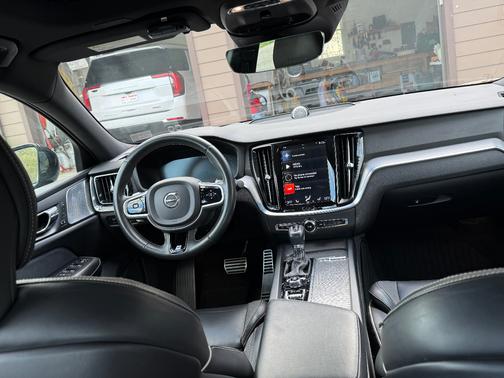 Gray 2019 Volvo S60 T6 R-Design