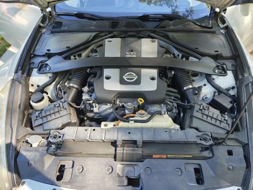 White 2013 Nissan 370Z Touring