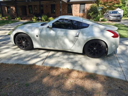 White 2013 Nissan 370Z Touring