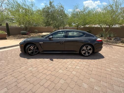 2012 Porsche Panamera 2