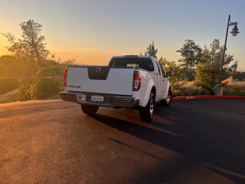 2012 Nissan Frontier S