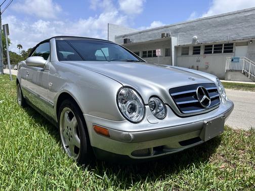 Silver 1999 Mercedes-Benz CLK-Class 320 Cabriolet