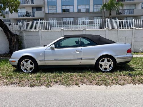 Silver 1999 Mercedes-Benz CLK-Class 320 Cabriolet