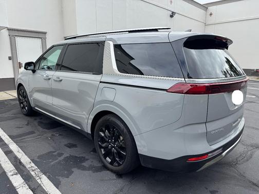 Silver 2024 Kia Carnival SX Prestige
