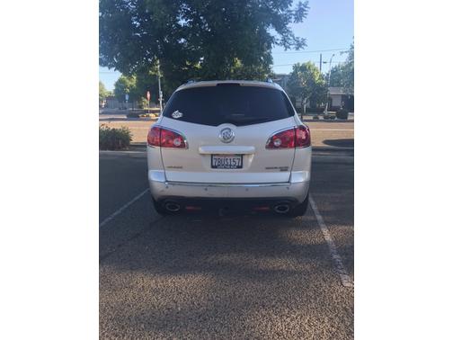 Photo 3 of 6 of 2011 Buick Enclave 2XL