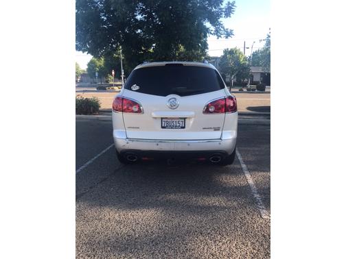 Photo 4 of 6 of 2011 Buick Enclave 2XL