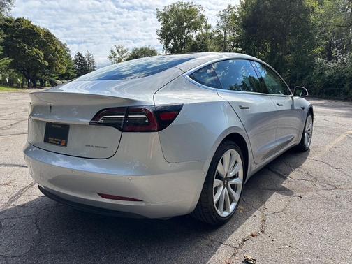 Silver 2018 Tesla Model 3 Long Range