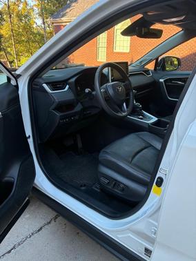 White 2022 Toyota RAV4 Limited
