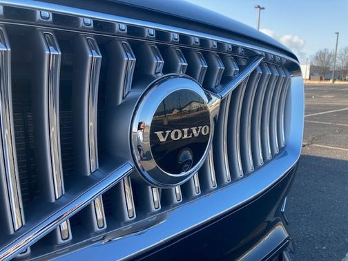 2023 Volvo XC90 B5 Plus 7 Passenger