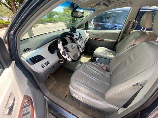 Blue 2013 Toyota Sienna XLE