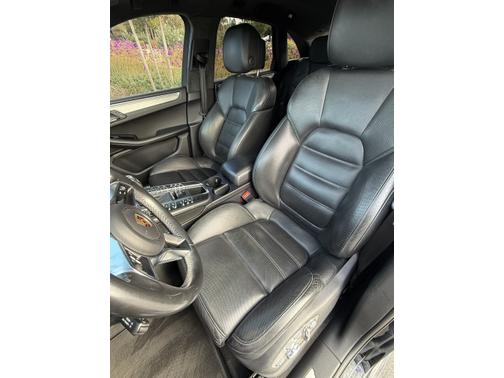 2016 Porsche Macan Macan Turbo