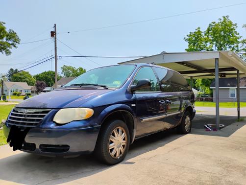 2005 Chrysler Town & Country Touring