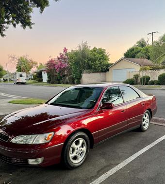 Red 1999 Lexus ES 300 Base