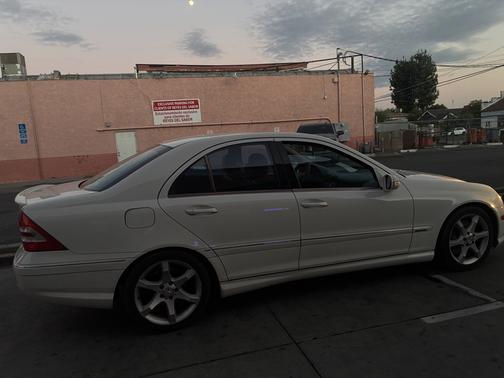 White 2007 Mercedes-Benz C-Class C230