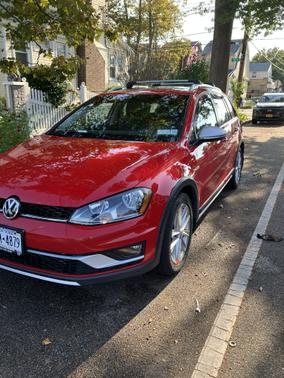 2017 Volkswagen Golf Alltrack TSI S