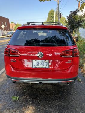 2017 Volkswagen Golf Alltrack TSI S