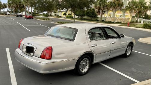 2002 Lincoln Town Car Cartier