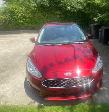 Red 2016 Ford Focus SE