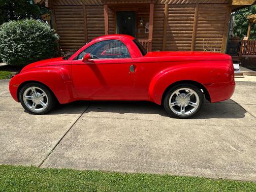 Red 2003 Chevrolet SSR Base