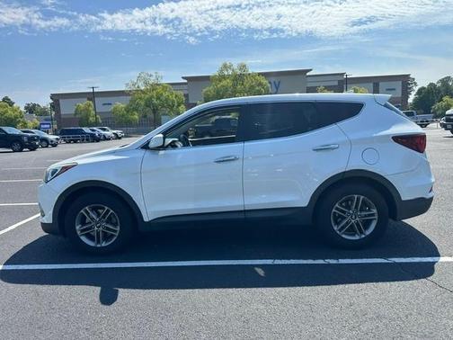 White 2017 Hyundai Santa Fe Sport 2.4L
