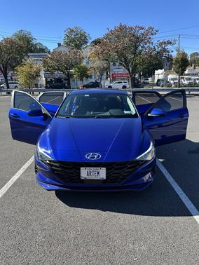 2023 Hyundai ELANTRA SEL