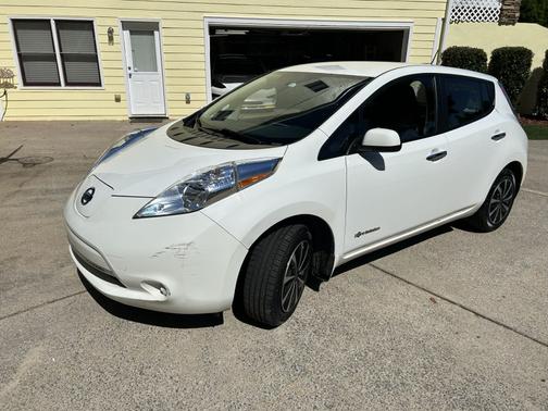 White 2015 Nissan Leaf S