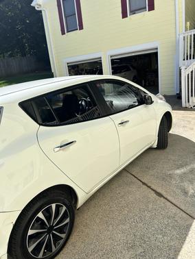 White 2015 Nissan Leaf S