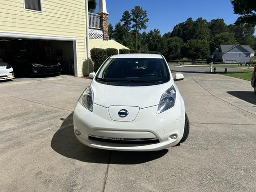 White 2015 Nissan Leaf S