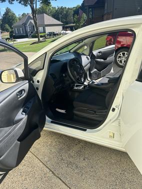 White 2015 Nissan Leaf S